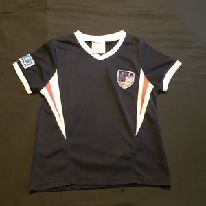 BOY SOCCER JERSEY SIZE:6/7